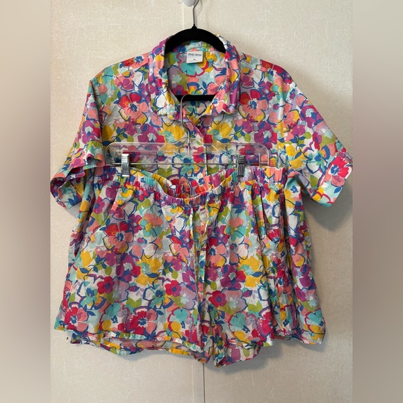 Sleep Sense | Floral Short Sleeve Button-Up Shirt and shorts | Size XL - Picture 11 of 11